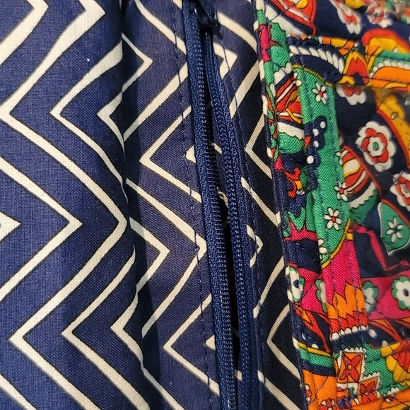 EUC Vera Bradley Small Crossbody Venetian Paisley Pattern - Picture 8 of 9